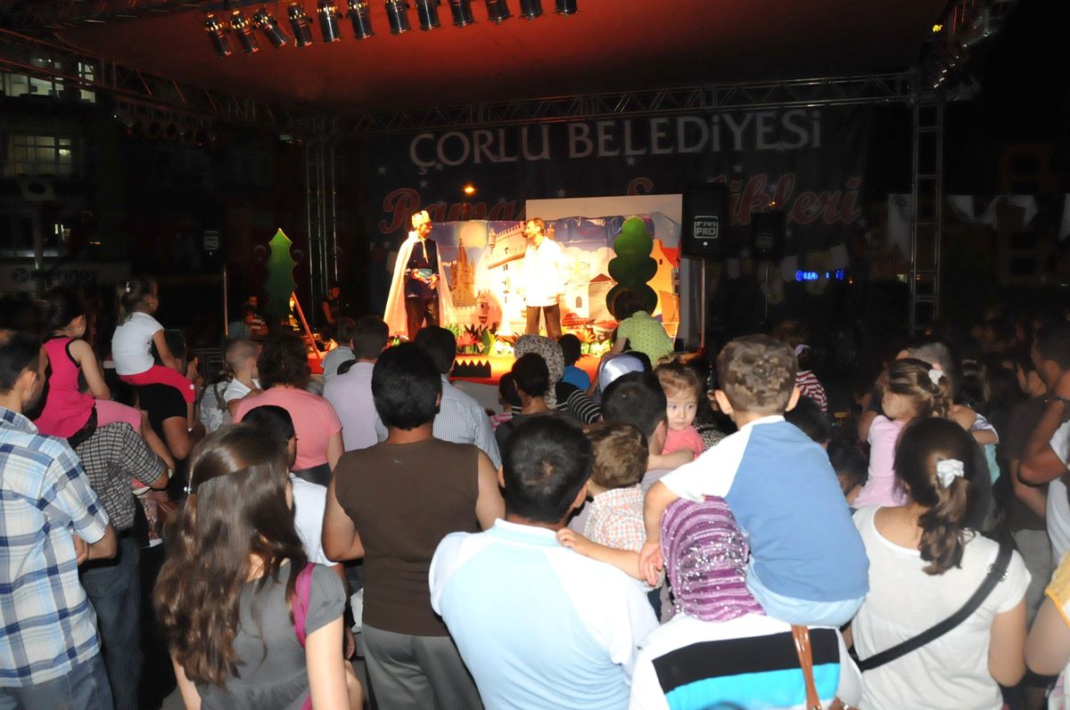 Çorlu Belediyesi\'nin Ramazan Şenlikleri İlgi Görüyor