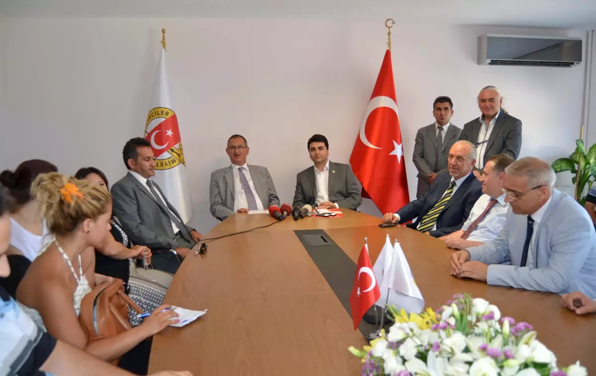 DP Genel Başkanı Uysal Gazeteciler Cemiyetini Ziyaret Etti