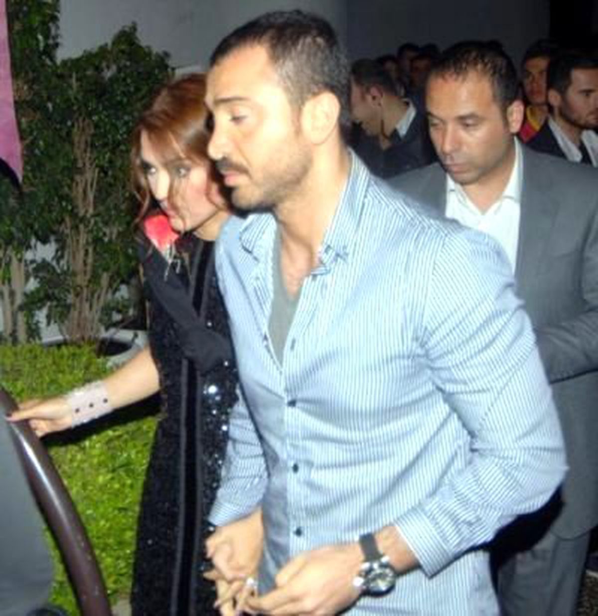 Eşine Sahur Hazırlıyor