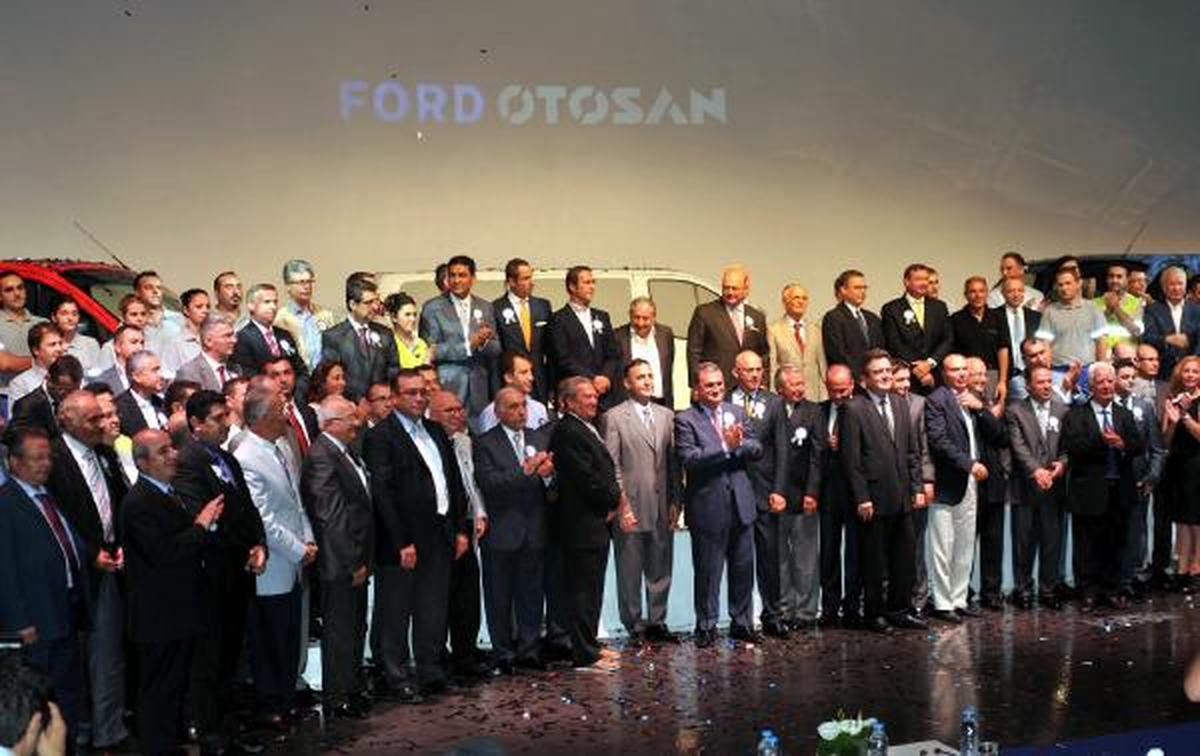 Ford Transit\'in Yeni Üyeleri Hattan İndirildi