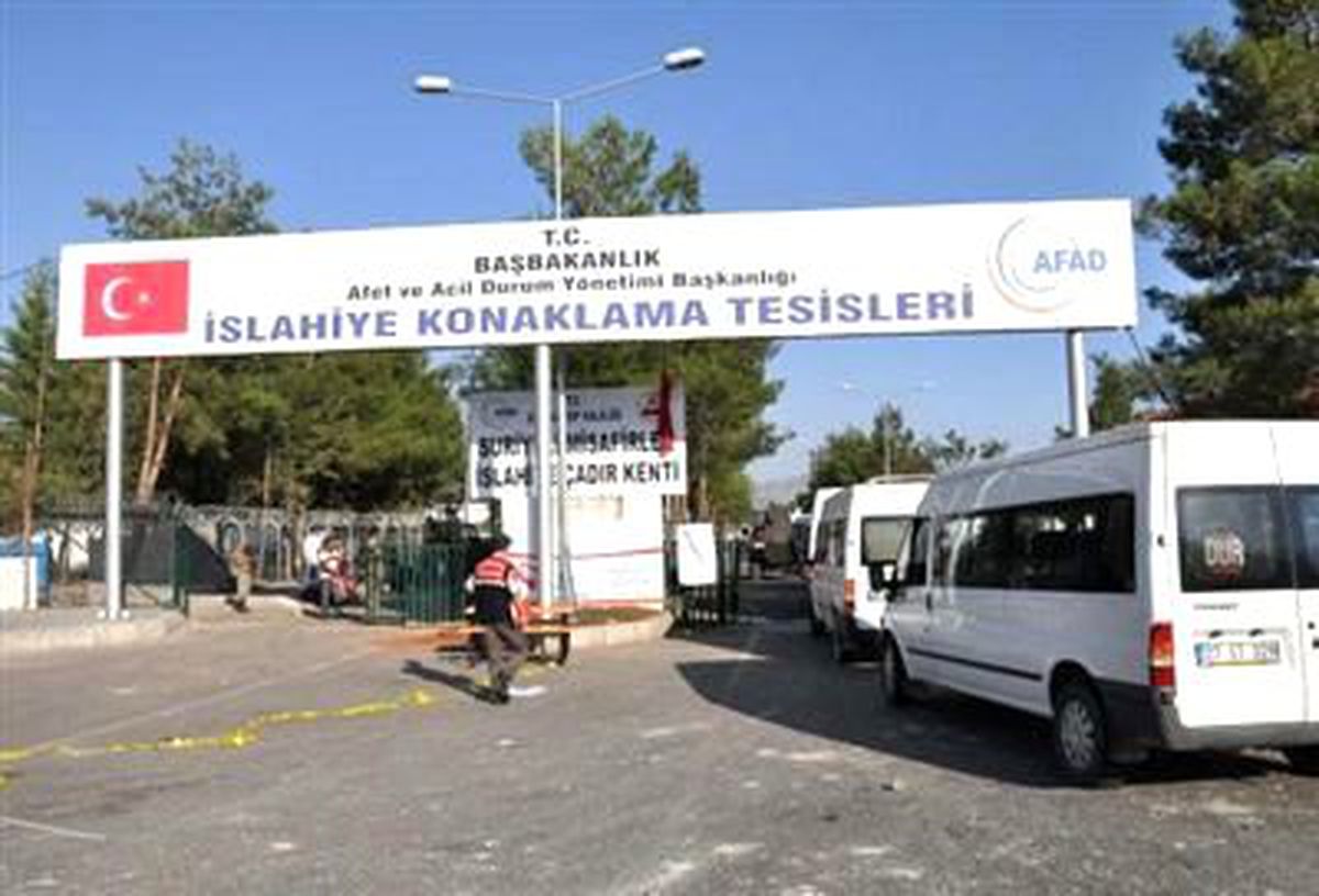 Gaziantep2 İslahiye\'de Suriyelile\'rin Mülteci Kampında Türkmen İsyanı