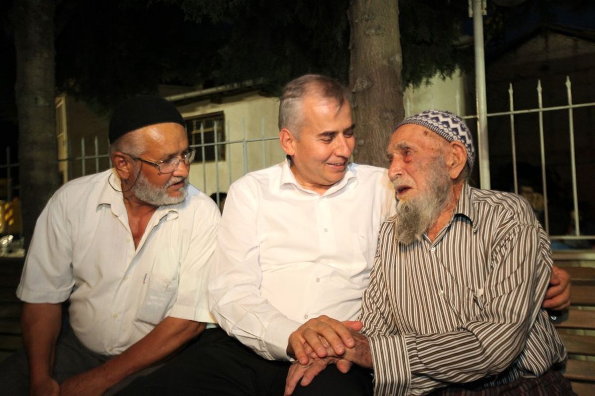İftarda Kayıhan\'a İki Müjde