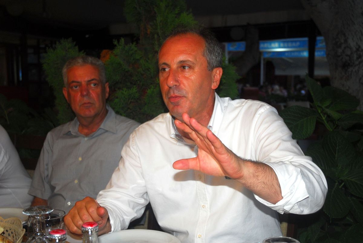 İnce: "Davutoğlu, Başbakan\'ın En Çılgın Projesidir"