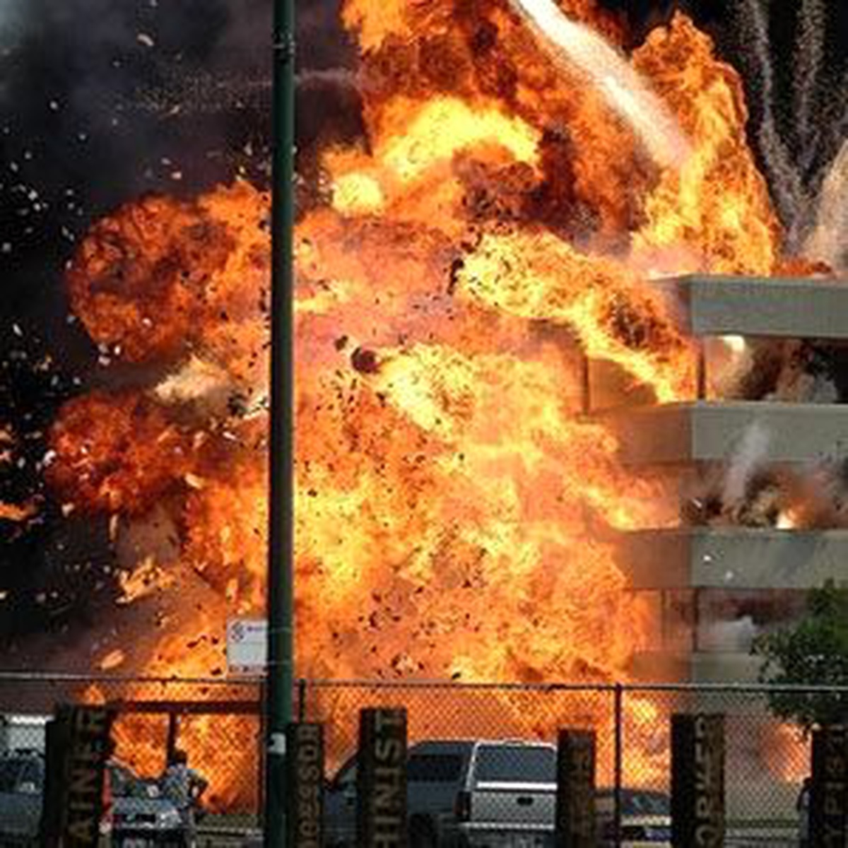 Irak\'ta Kanlı Gün 74 Ölü, 208 Yaralı