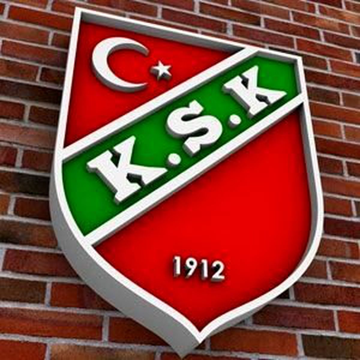 Karşıyaka Banahene\'yi Sudan Ucuza Aldı