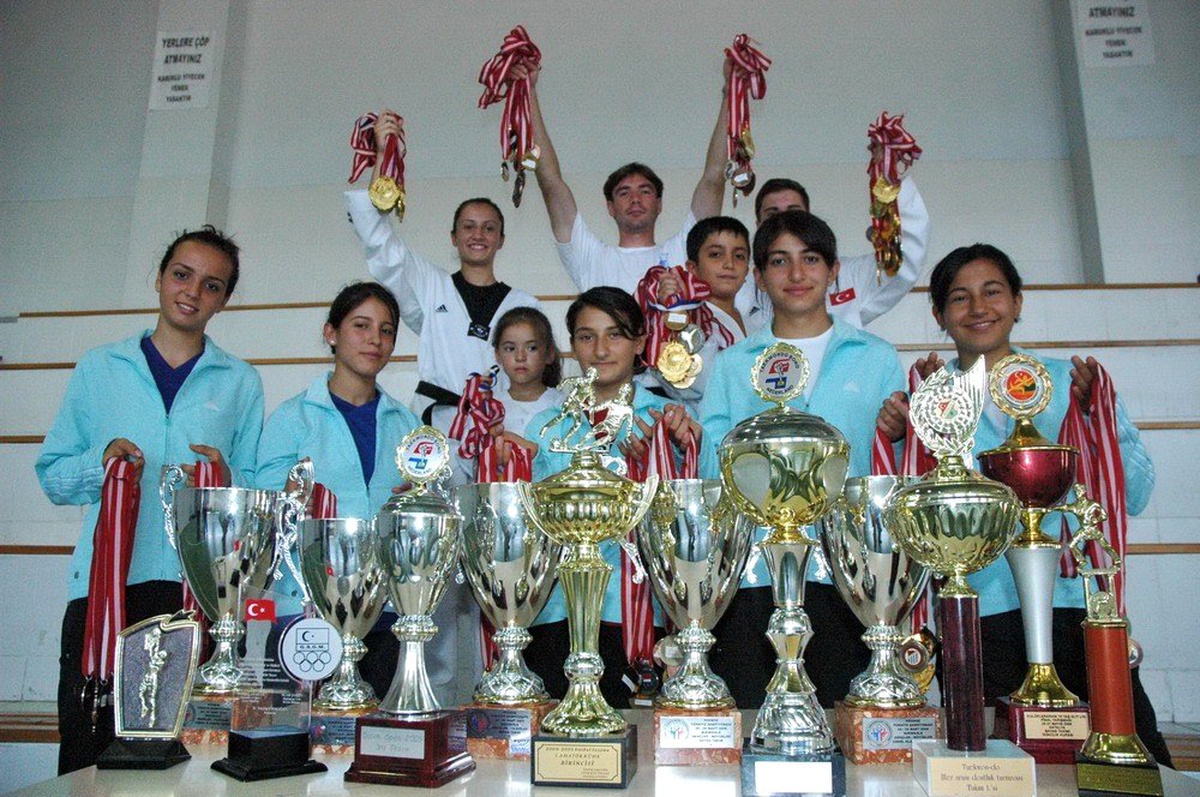 Konak Belediyesi Gençlik ve Spor Kulübü Sporcuları Başarıya Doymuyor