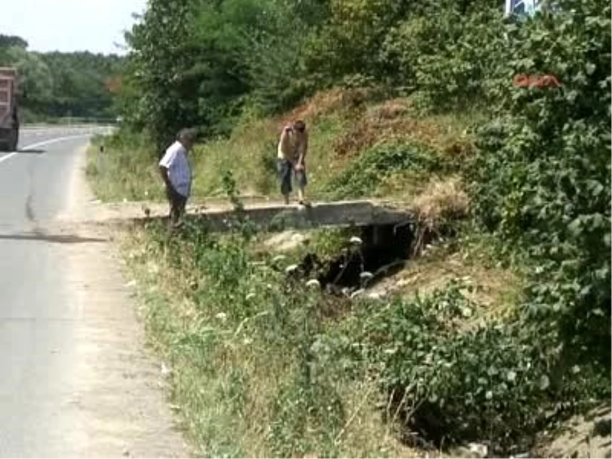 Minibüs Su Kanalına Uçtu: 7 Ölü, 1 Yaralı