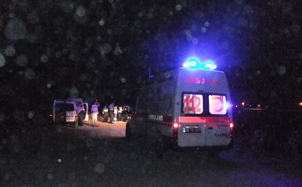 Otomobil ile Savrun Çayına Uçtu Burnu Bile Kanamadı