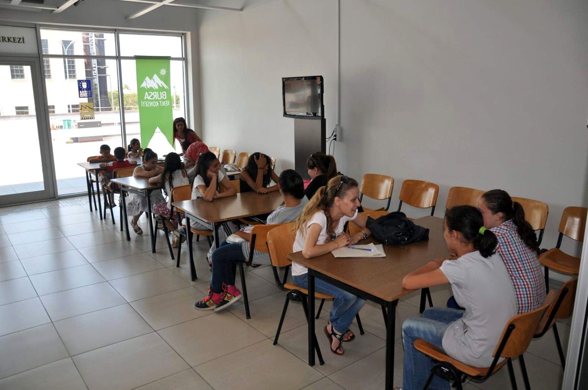 Risk Altındaki Çocuklara, "Bir Umut Ol Benim İçin" Projesiyle Destek