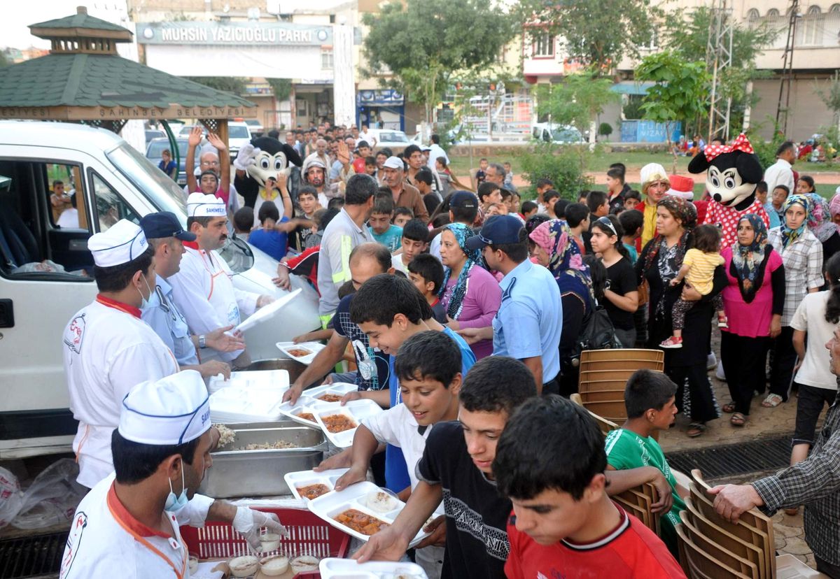 Şahinbey, Ramazan Eğlencelerini İftar Çadırlarına Taşıdı