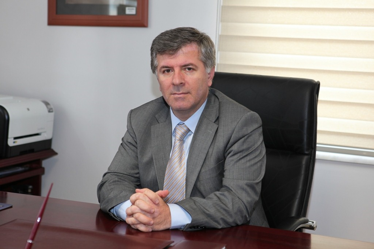 Sakarya Büyükşehir Belediyesi Akyazı\'ya Meydan Yapıyor