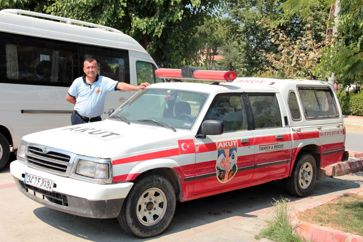 Sarıgöl Akut\'a Araç Takviyesi