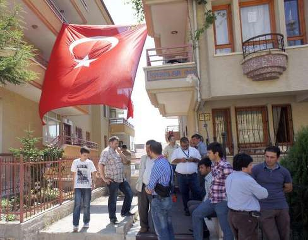 Şehit Astsubay Çavuş, İlk Görev Yerinde Şehit Oldu