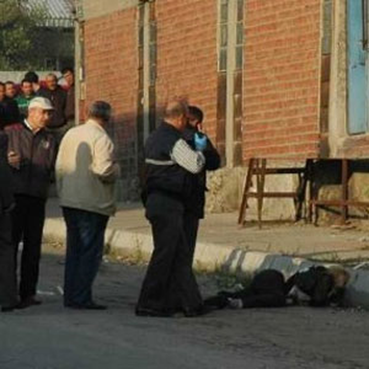 Sokak Ortasında Kadını Öldürdü