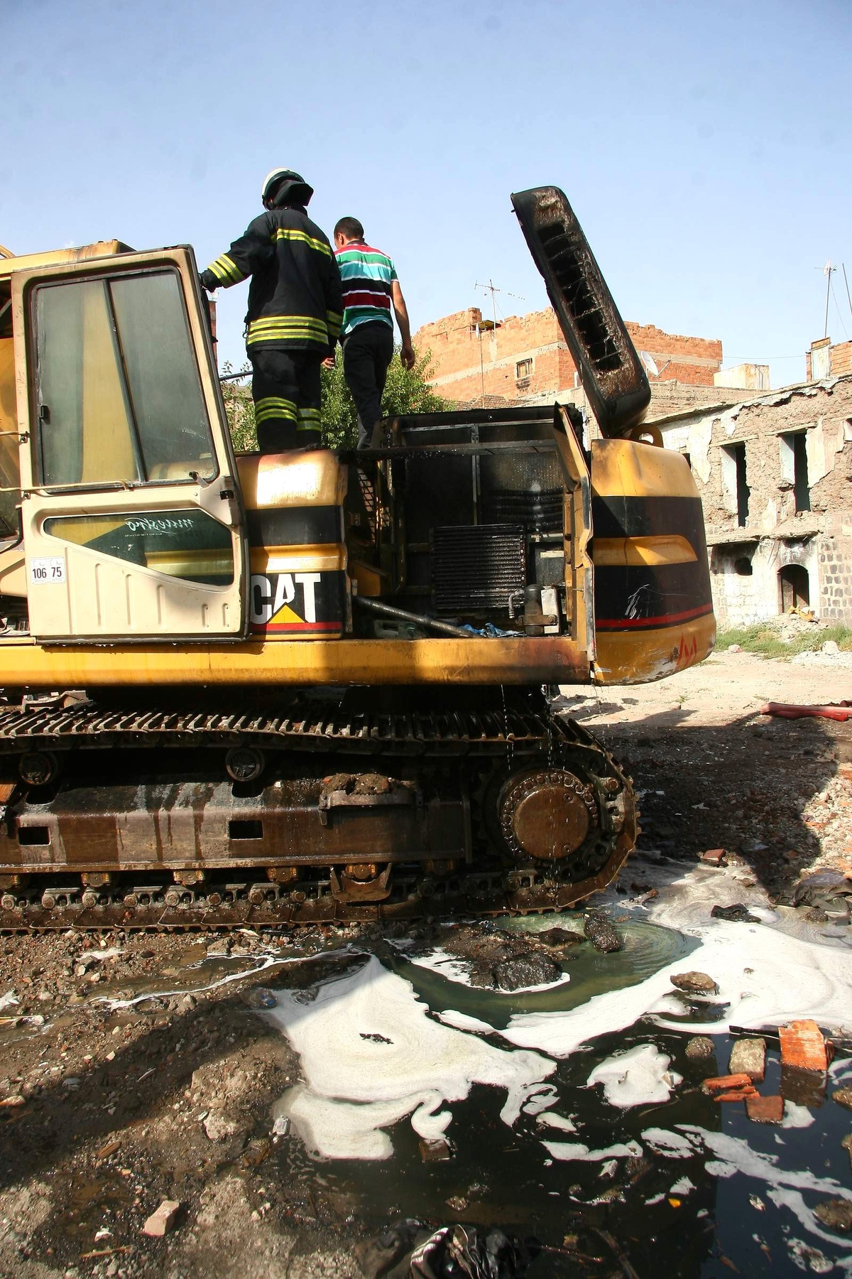 Yıkım Ekibine Molotof Kokteylli Saldırı