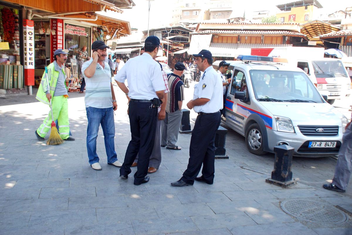 Zabıta Ekipleri Denetimlerini Sürdürüyor