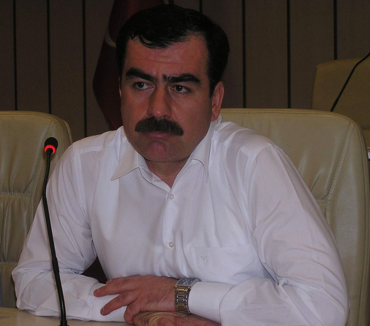AK Parti\'li Erdem Gazetecileri Unutmadı