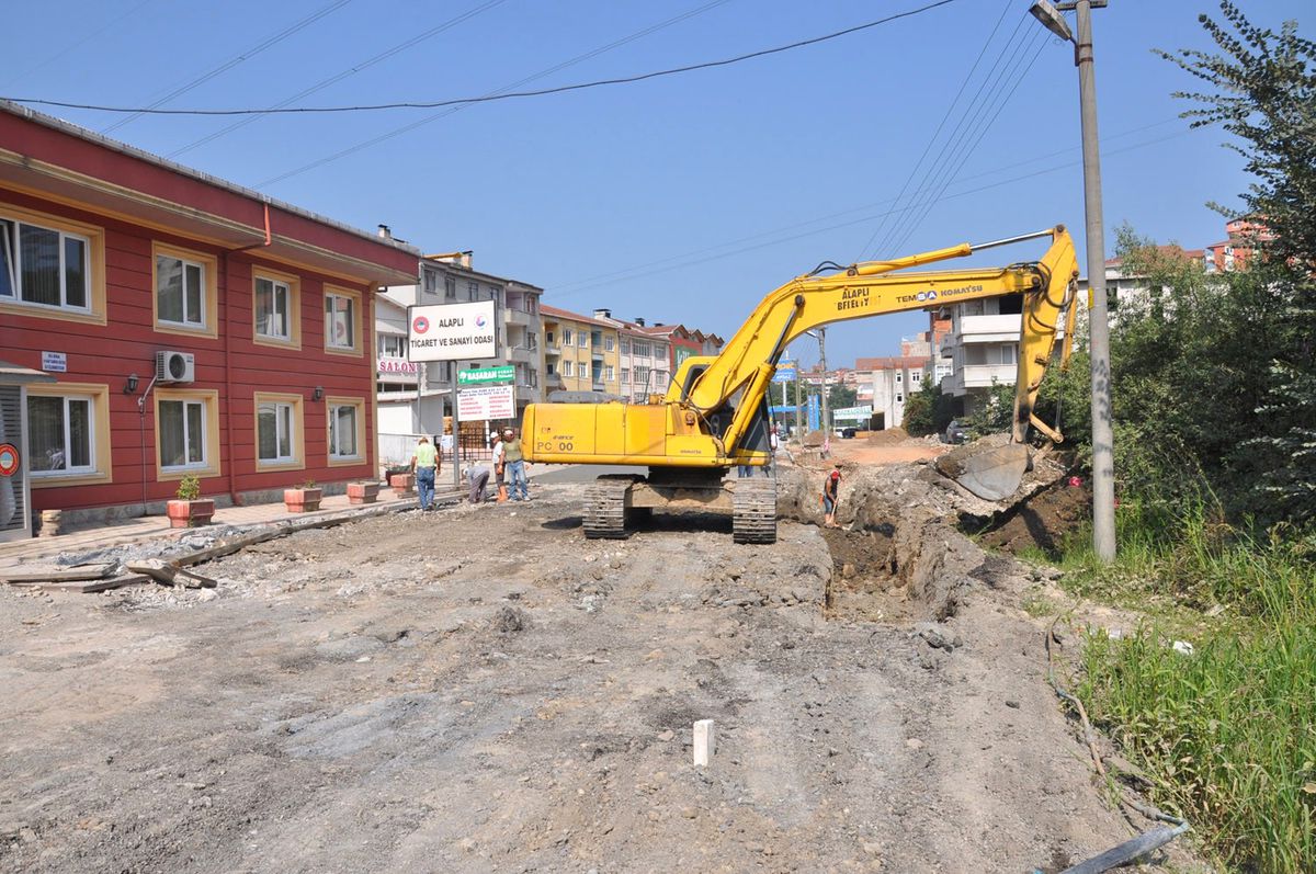 Alaplı\'da Yol, Bakım ve Onarım Çalışmalar Sürüyor