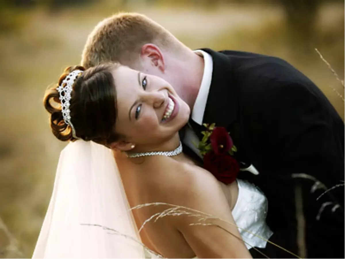 Doktor ve Hosteslere Evlilik Tuzağı