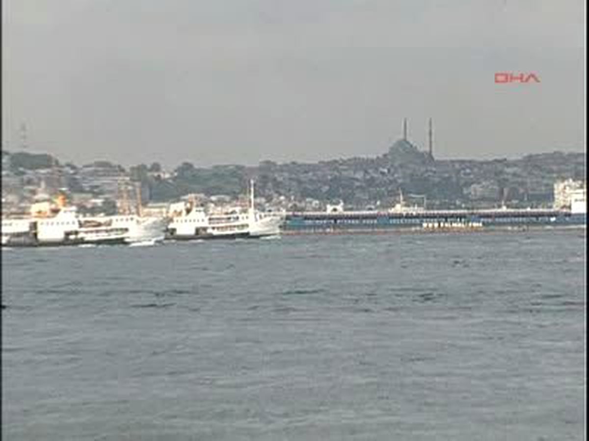Arızalanan Gemi Boğaz\'da Sürüklendi