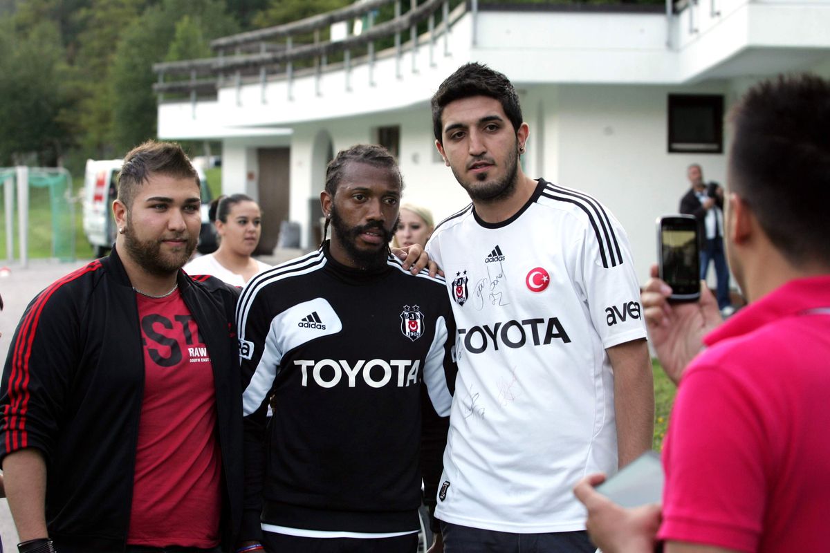 Avusturya\'da Beşiktaş\'a Sevgi Seli