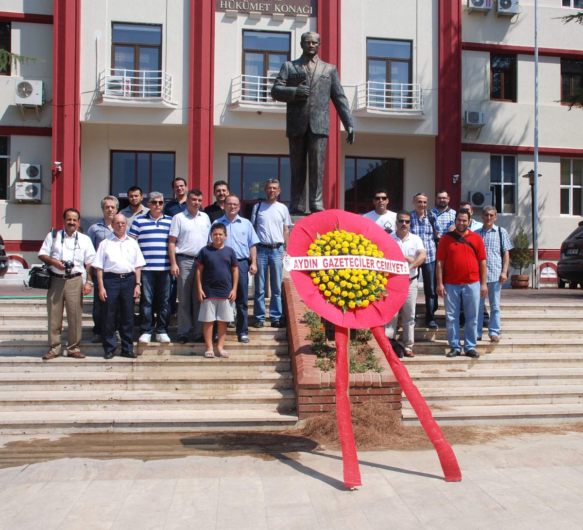 Aydınlı Gazeteciler Basında Sansürün Kaldırılışını Kutladı