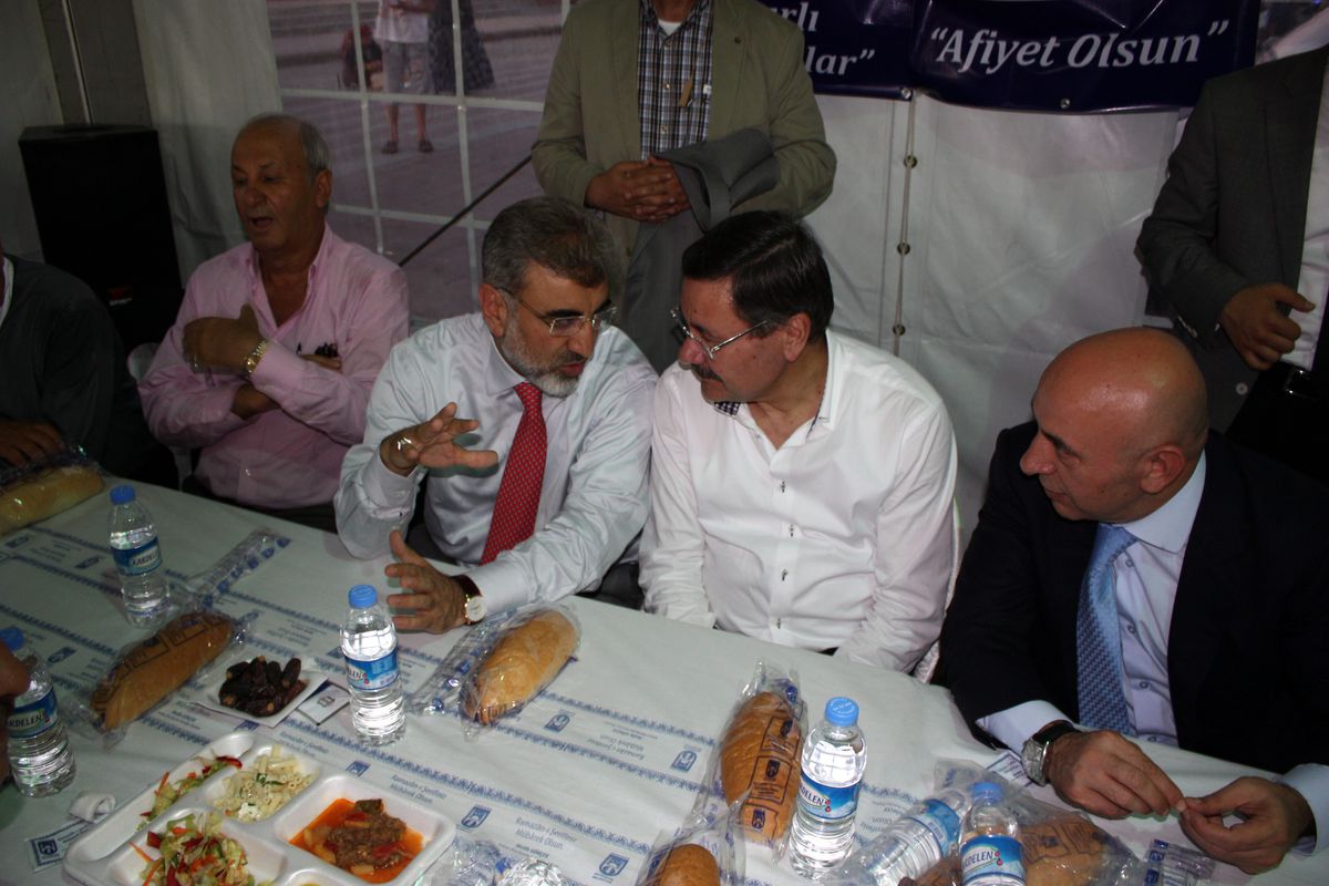 Bakan Yıldız, İftar Yemeğine Katıldı