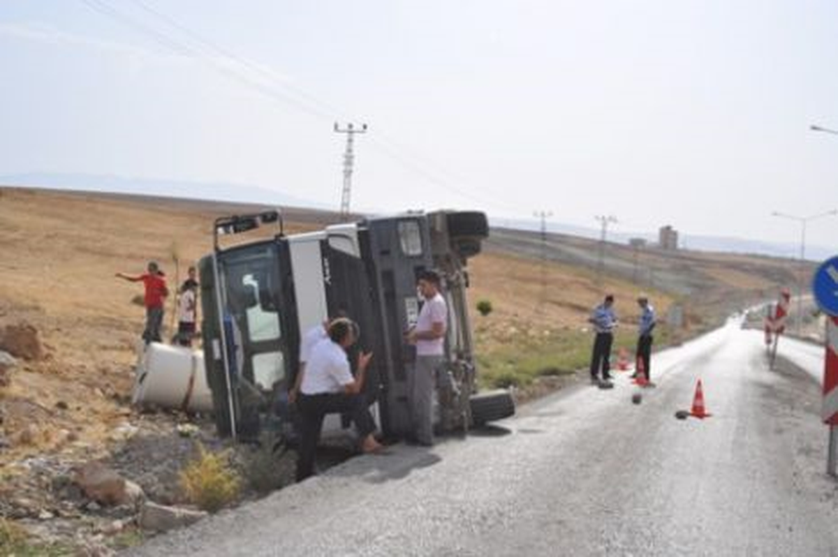 Beton Mikseri Devrildi: 1 Yaralı