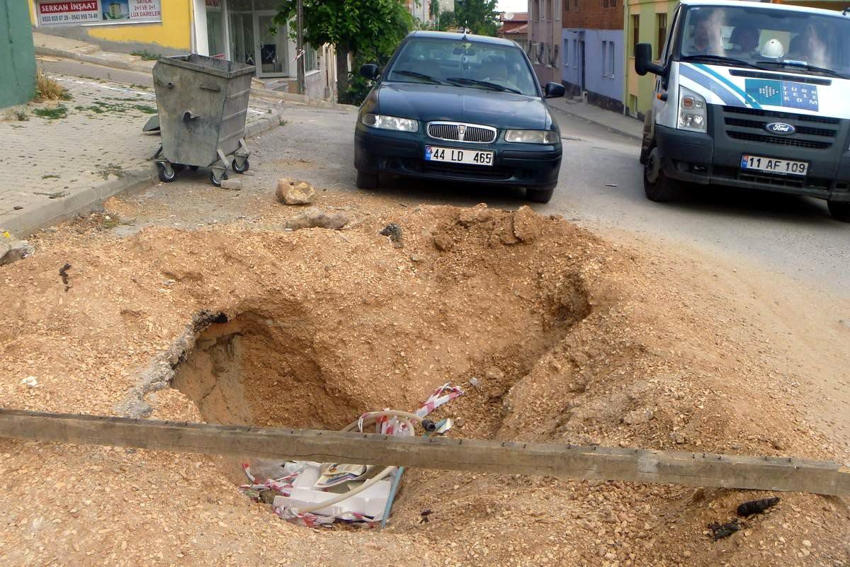 Bilecik\'te Vatandaşların Çukur İsyanı