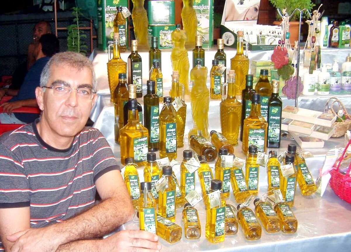 Burhaniye\'de Nazar Boncuklu Yağlar İlgi Gördü