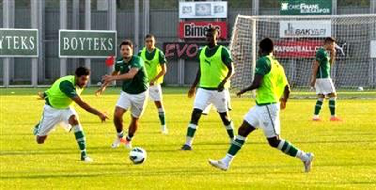 Bursaspor\'da Yeni Sezon Mesaisi Sürüyor