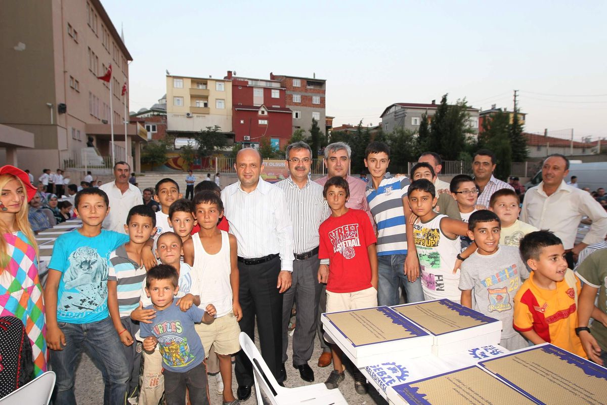 Cumhuriyet Mahallesi Sakinleri İftarda Buluştu