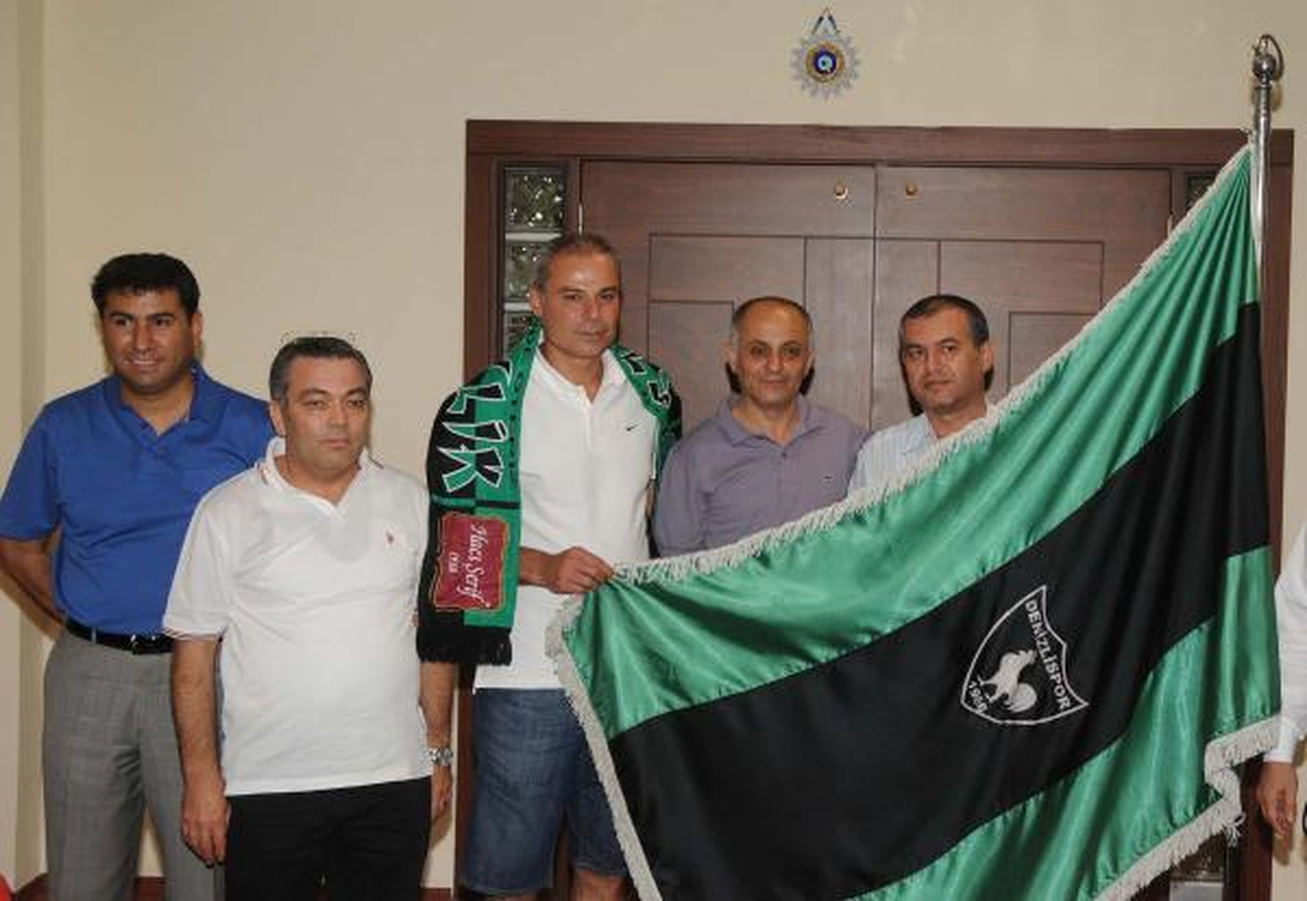 Denizlispor\'da İpekoğlu İmzaladı