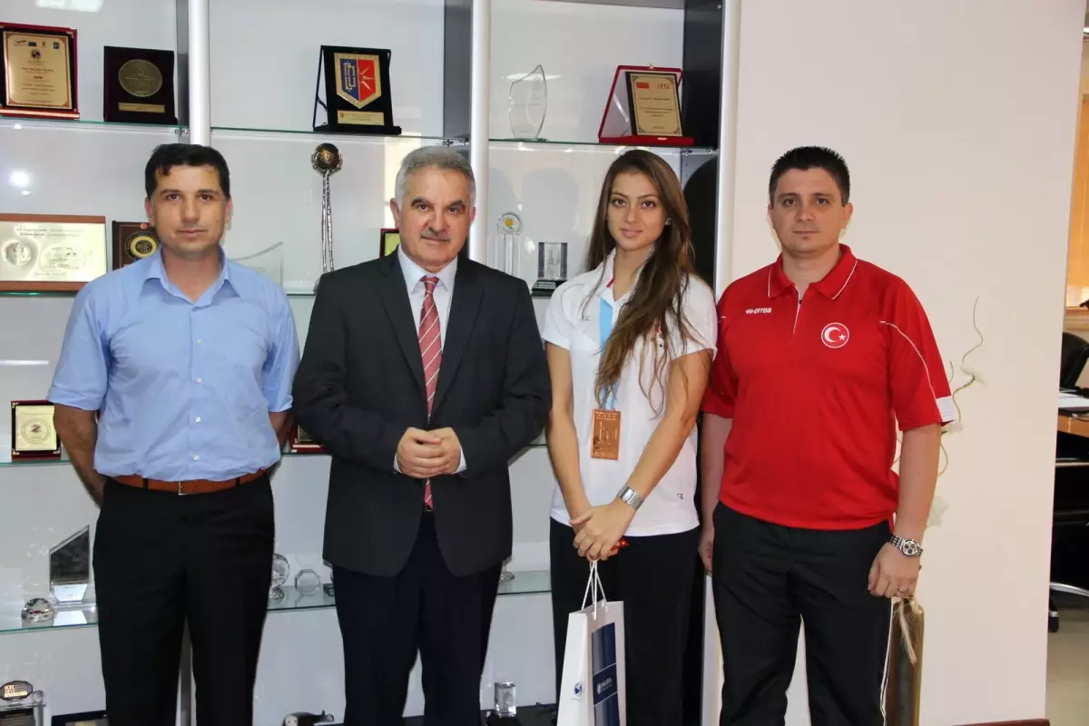 Dünya Üçüncüsünden Rektör Elmas'a Ziyaret