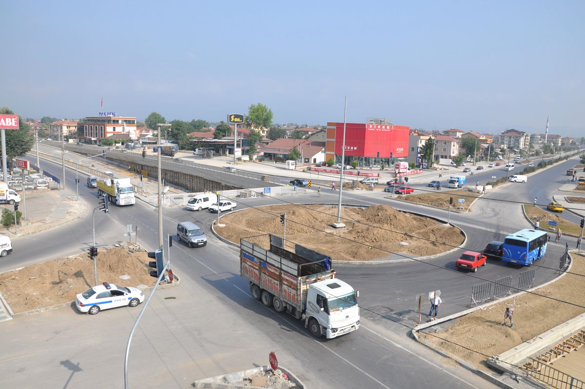 Düzce Çoban Kavşağı Ulaşıma Açıldı