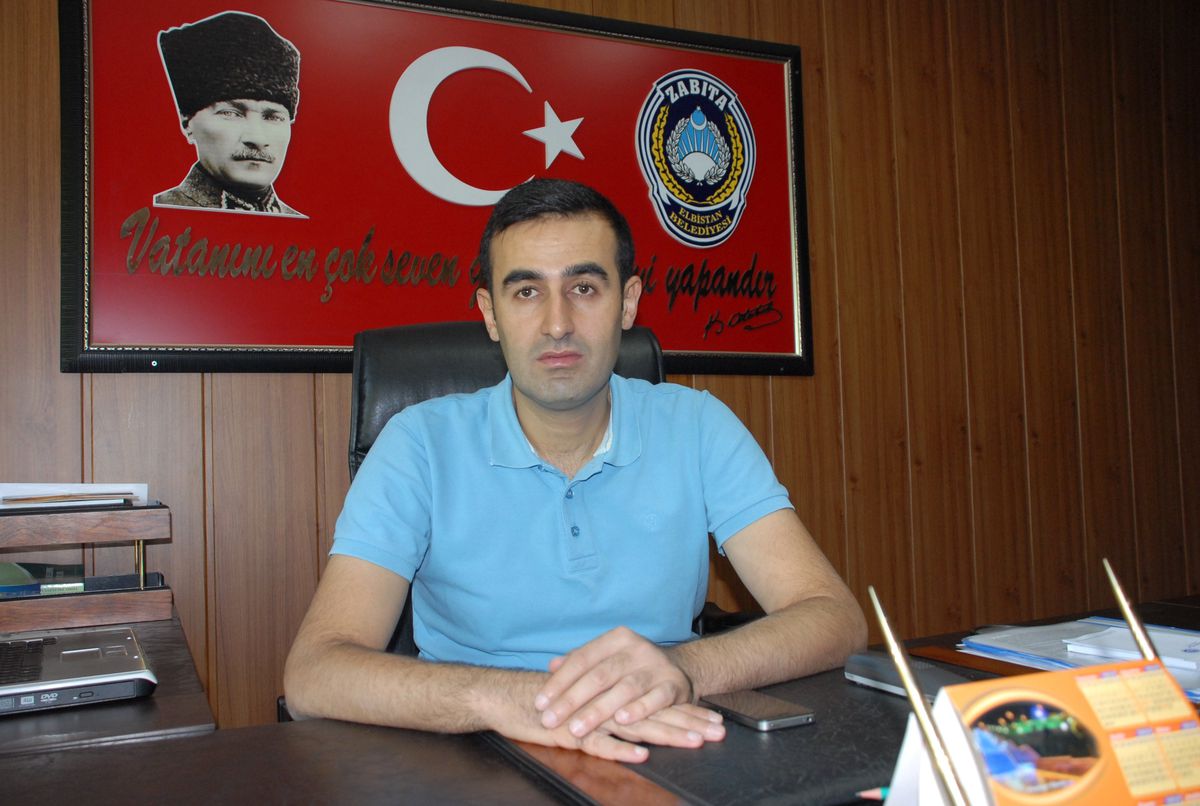 Ekmeklere El Değmeyecek