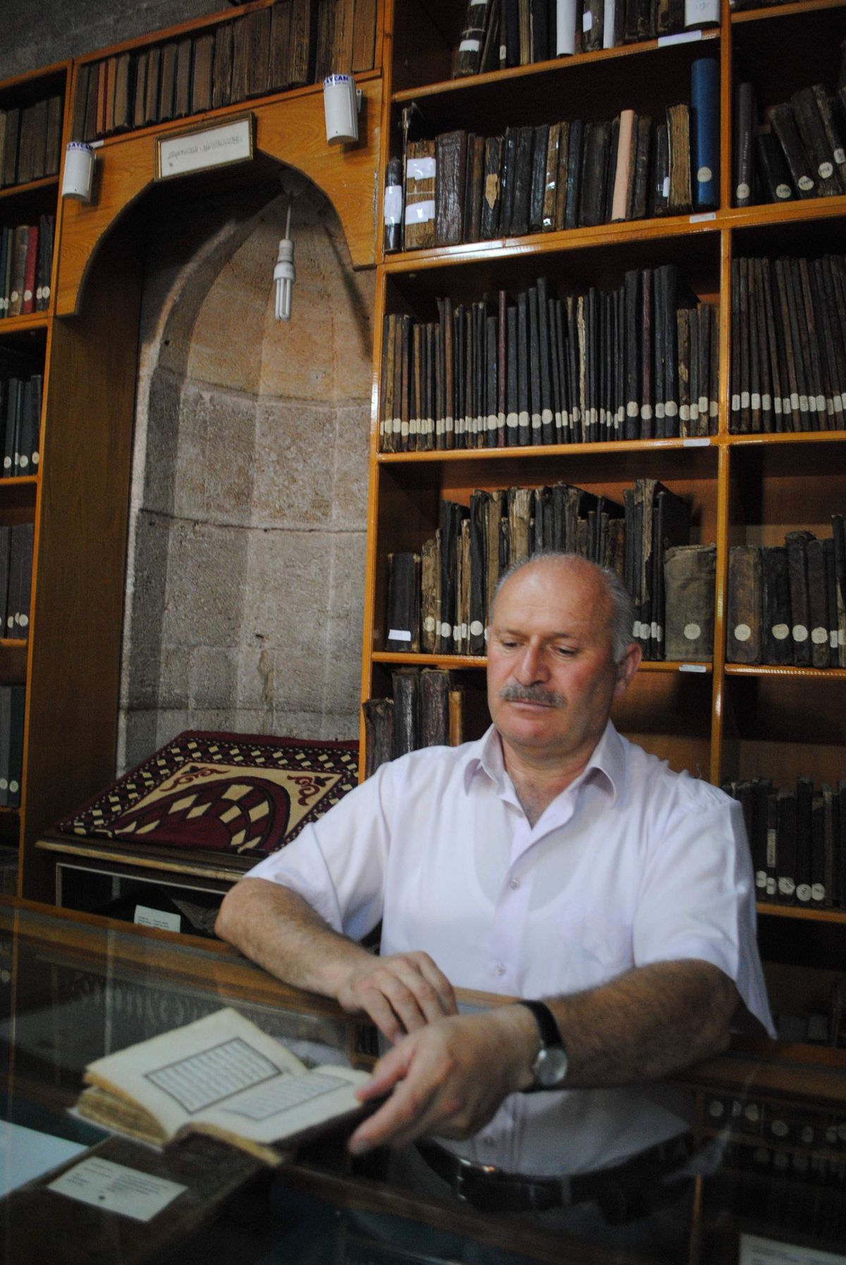 Evlerinde Eski Kitap Bulunduranlara Bağış Çağrısı