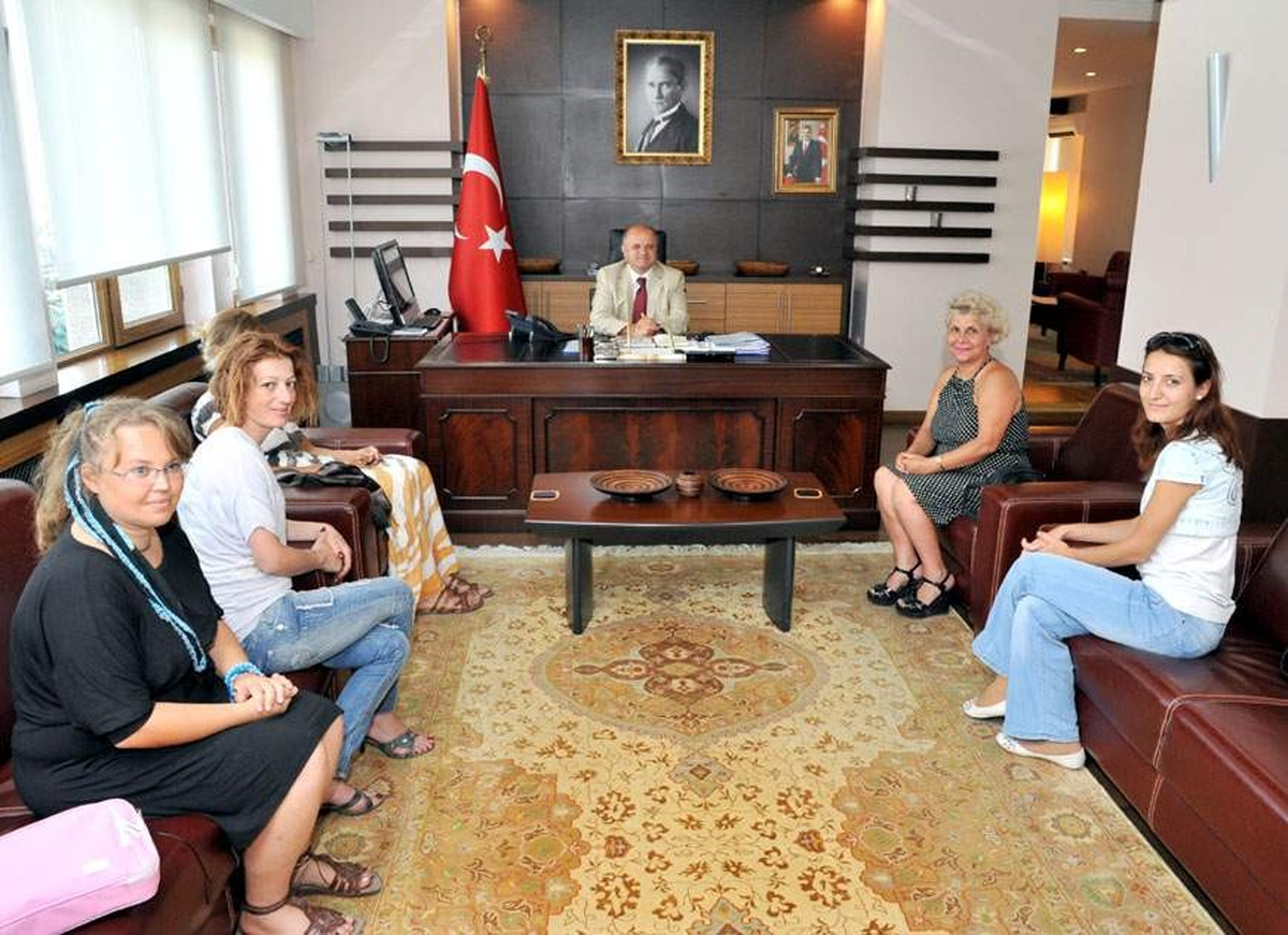 Hayvan Hakları Federasyonu Vali Çakacak\'ı Ziyaret Etti