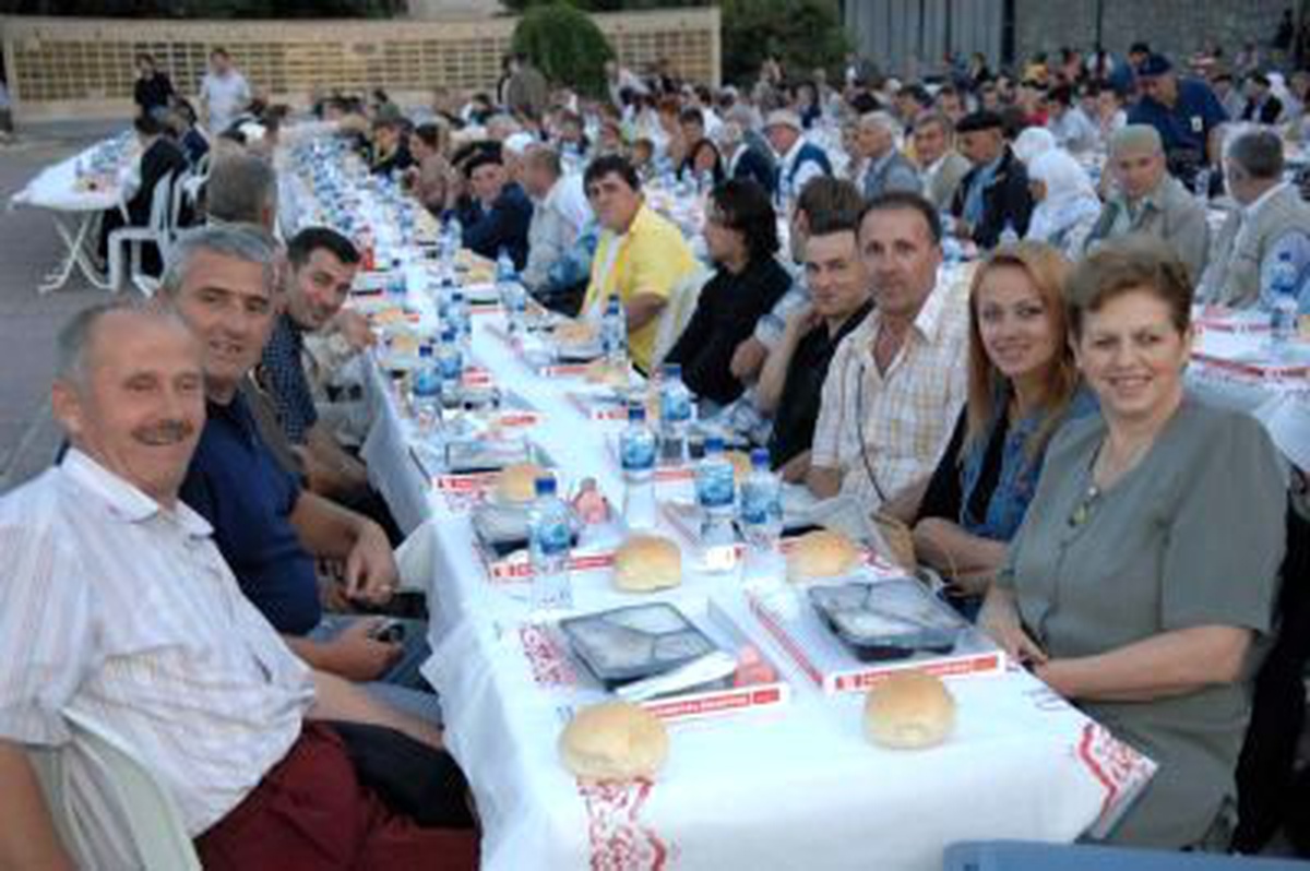 İstanbul Bayrampaşa Belediyesinin "Kardeşlik Sınır Tanımaz" Sloganıyla 8.Kez Yola Çıkan "Bereket...