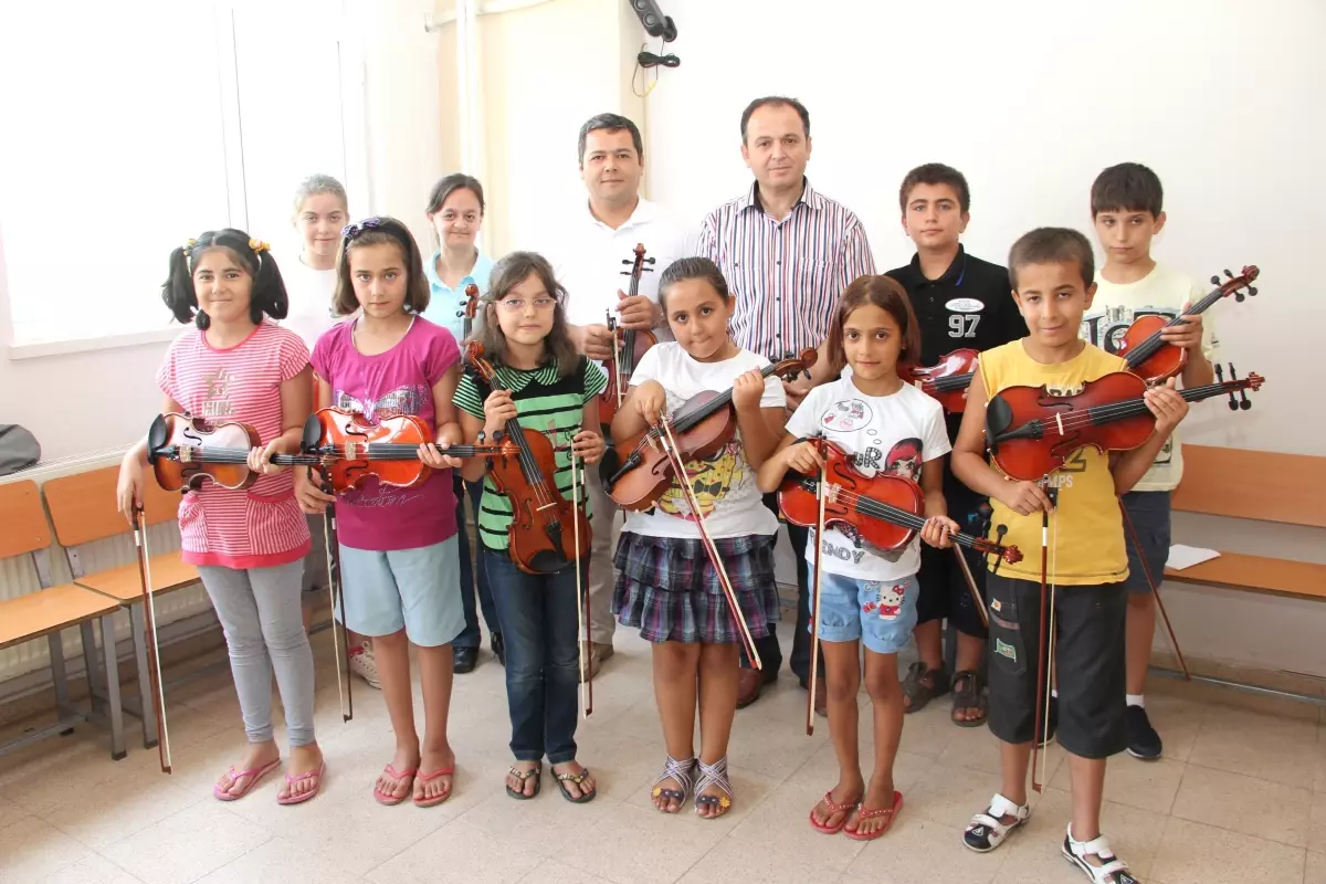 Keman Kursiyerleri, Mini Resital Düzenledi