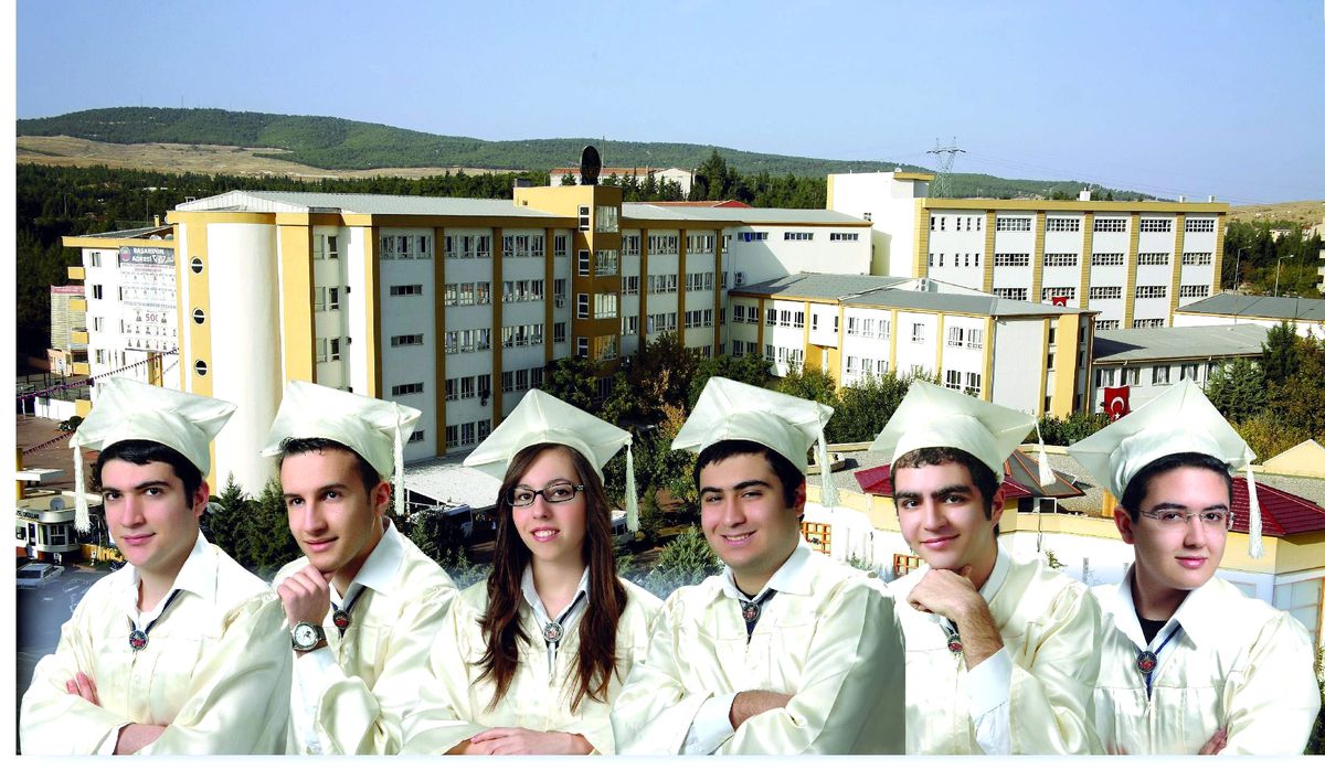 Lys\'ye Gaziantep Kolej Vakfı Özel Okulları Damgası