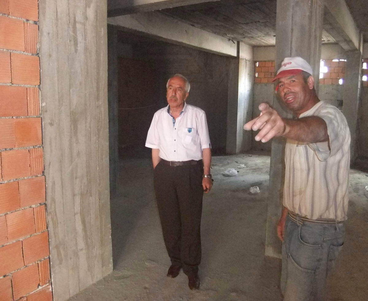 Müftü Mustafa Üskülüplü, Kur\'an Kursu ve Öğrenci Yurdu İnşaatını İnceledi
