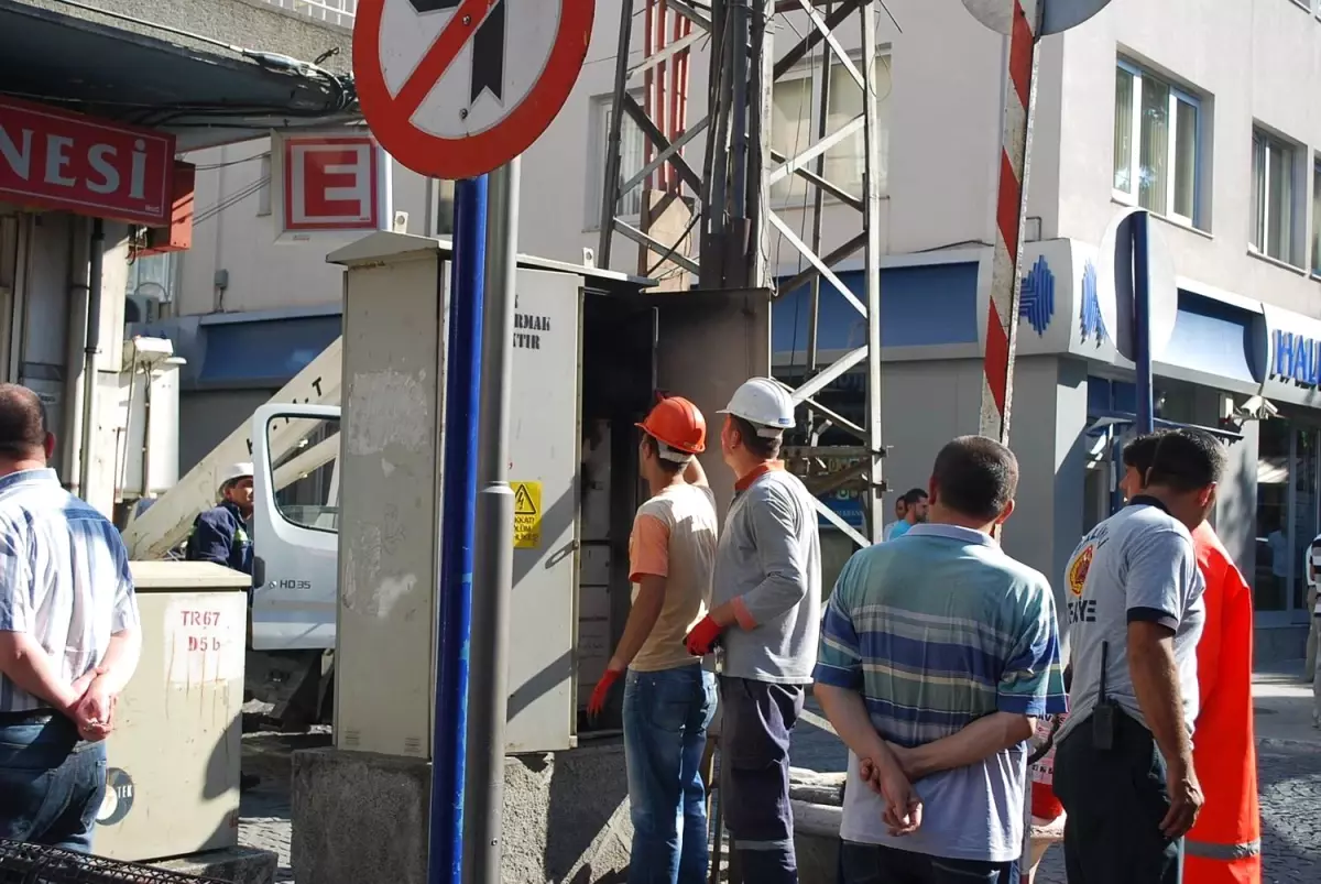 Elektrik Kesintilerine Tepkiler Artıyor