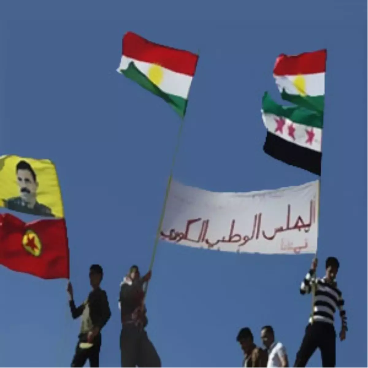Suriyeli Kürtler Bayrak Çekti