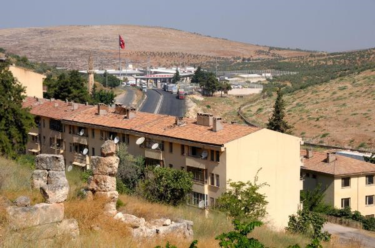 Suriye\'den Atılan 2 Bomba, Cilvegözü\'ndeki Tampon Bölgeye Düştü