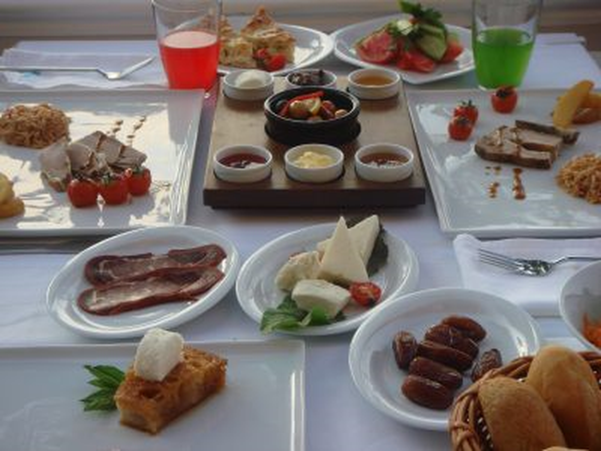Tarifsiz Bir İftar Keyfi İçin Beybalık\'a Gelin