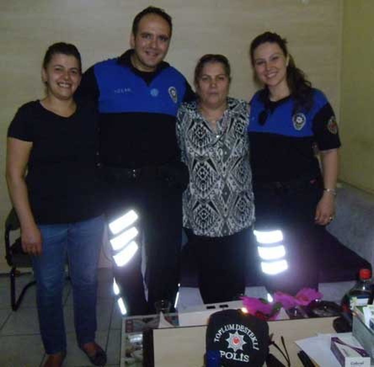 Toplum Destekli Polisler Halkla İç İçe Oluyor