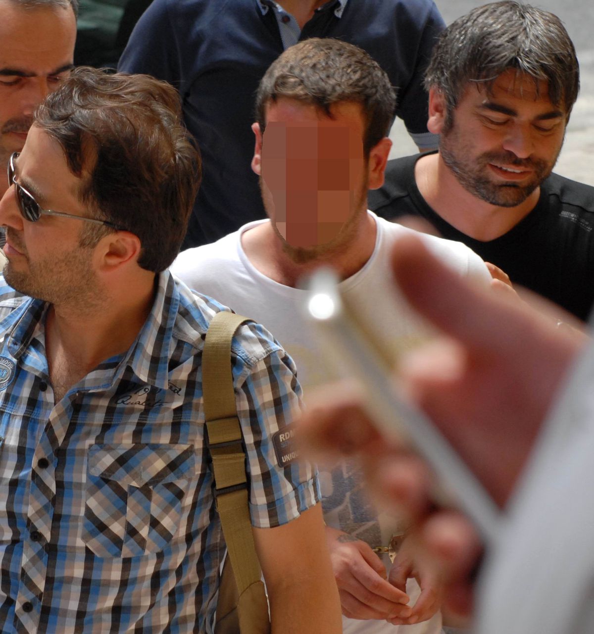 Uyuşturucu Suçundan Gözaltına Alınan Genç Serbest