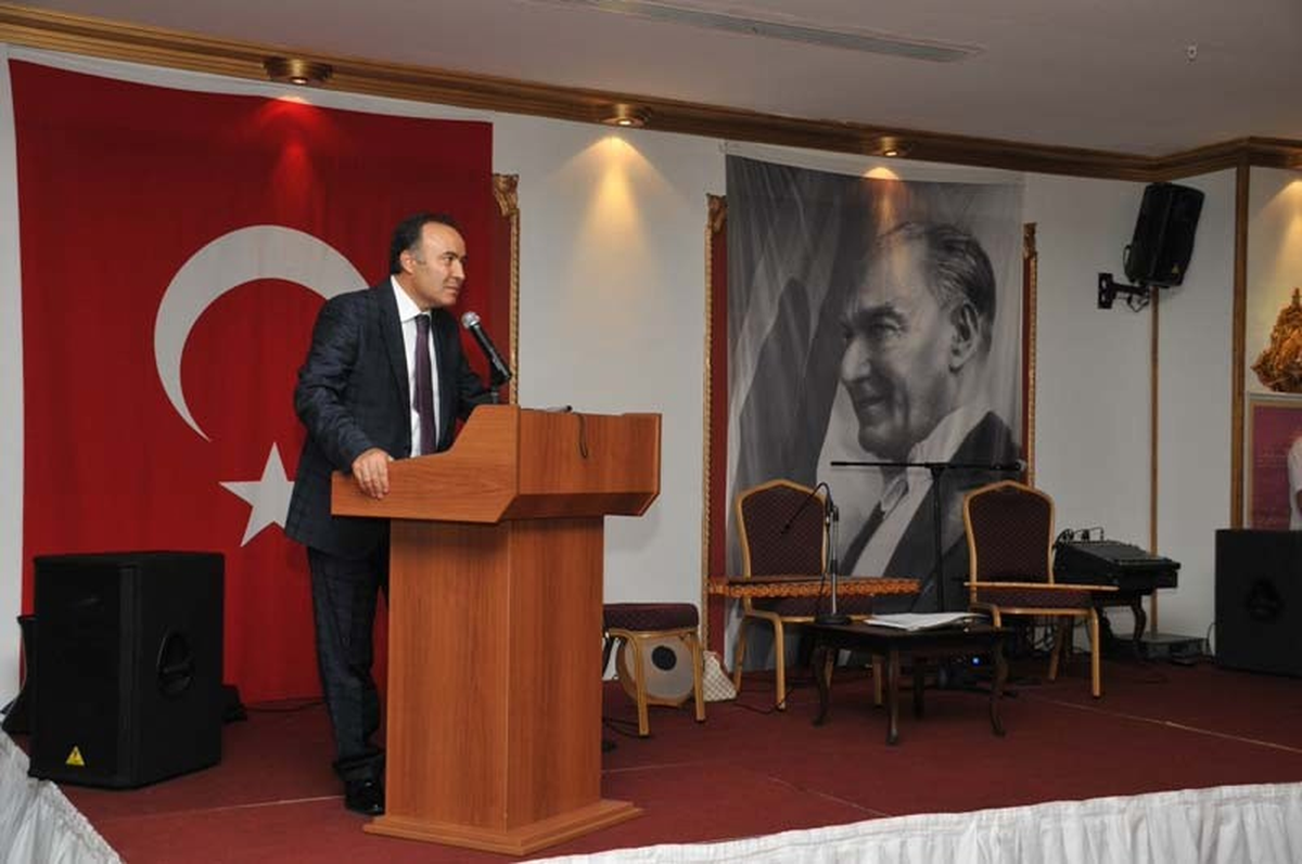 Vali Altıparmak Şehit Aileleri ve Gazilerle İftarda Bir Araya Geldi