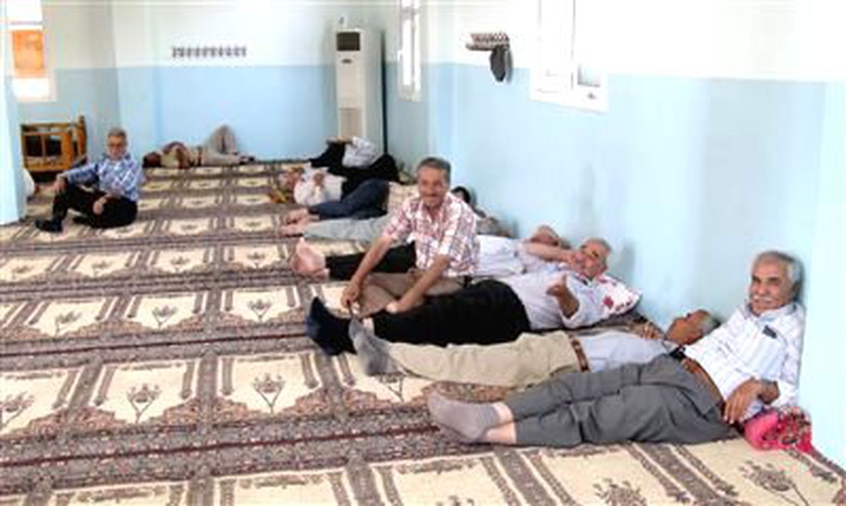 Vatandaşlar Klimalı Camilere Akın Ediyor